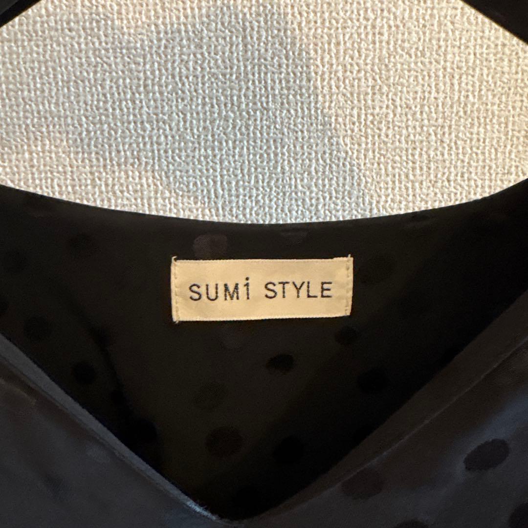 ドット柄段違いフレアワンピース【SUM1 STYLE（スミ スタイル）】