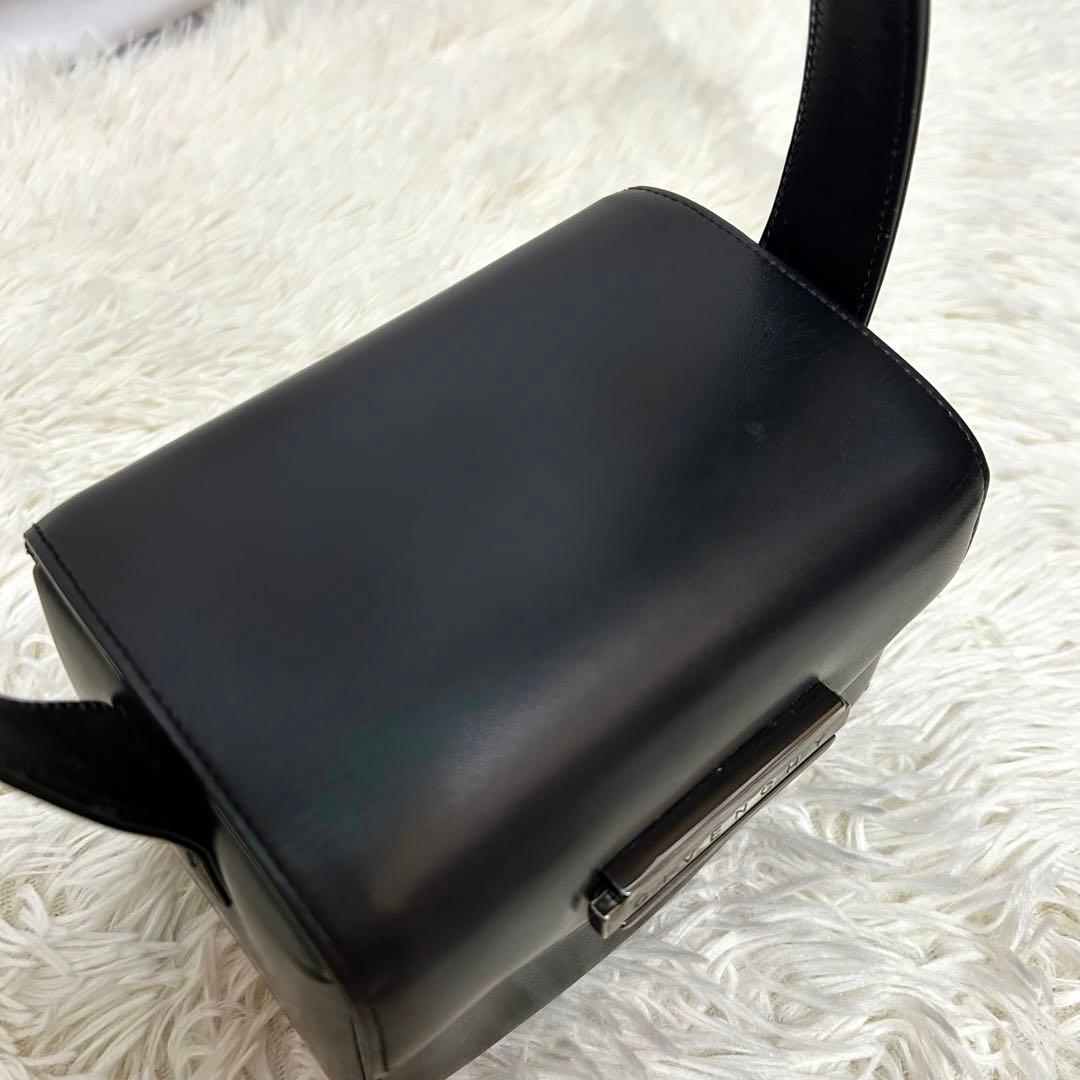 GIVENCHY カーフレザー　ハンドバッグ　ボックス　スクエア　ブラック