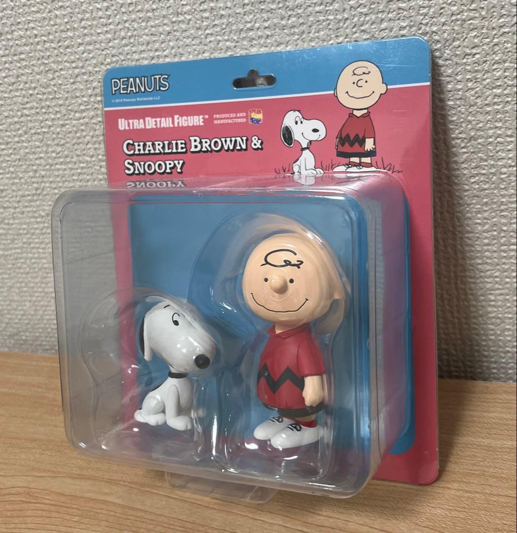 スヌーピー LIFE フィギュア　PEANUTS チャーリーブラウン