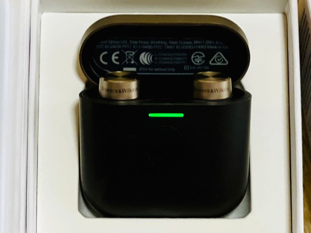 【美品】B&W PI7 ワイヤレスヘッドホン Bowers & Wilkins