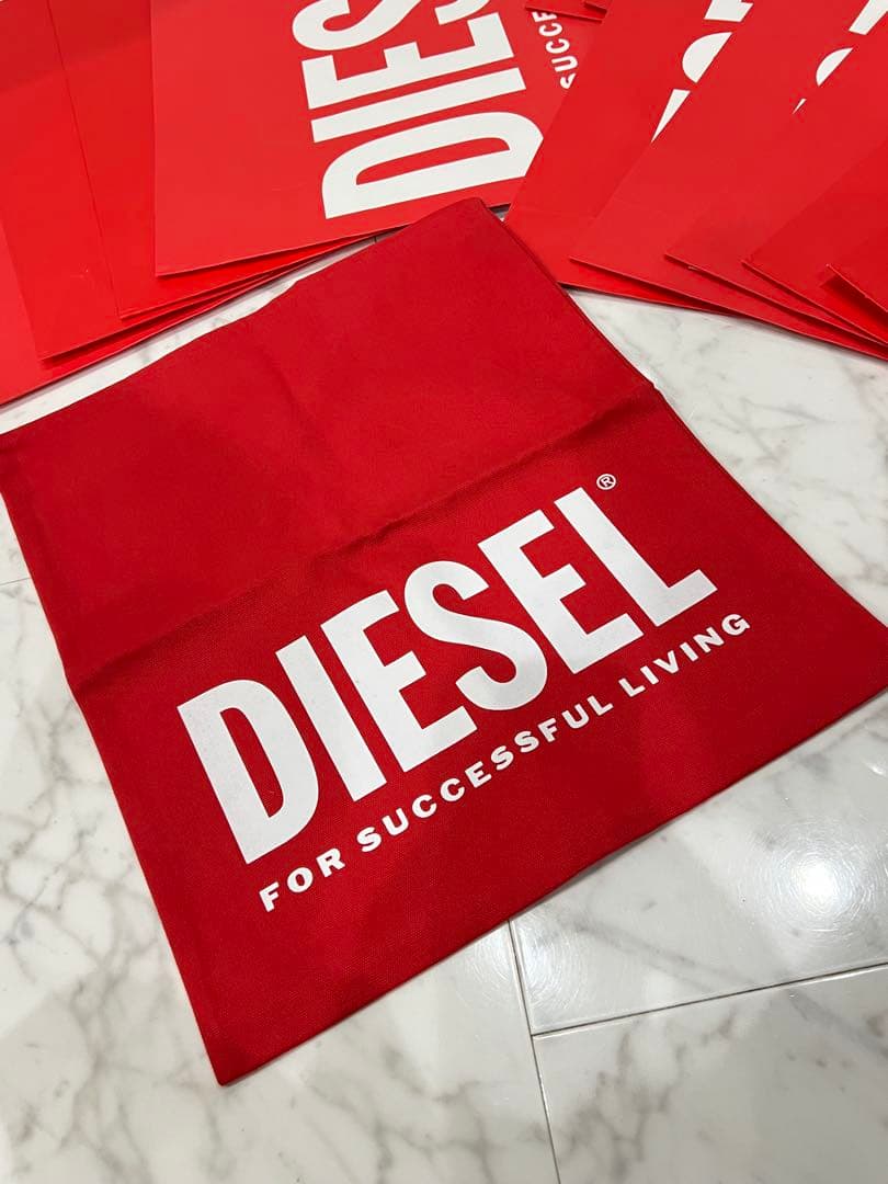 最終値下げ‼️《DIESEL》ショッパー袋 ショッピングバッグ 赤色 17枚セット