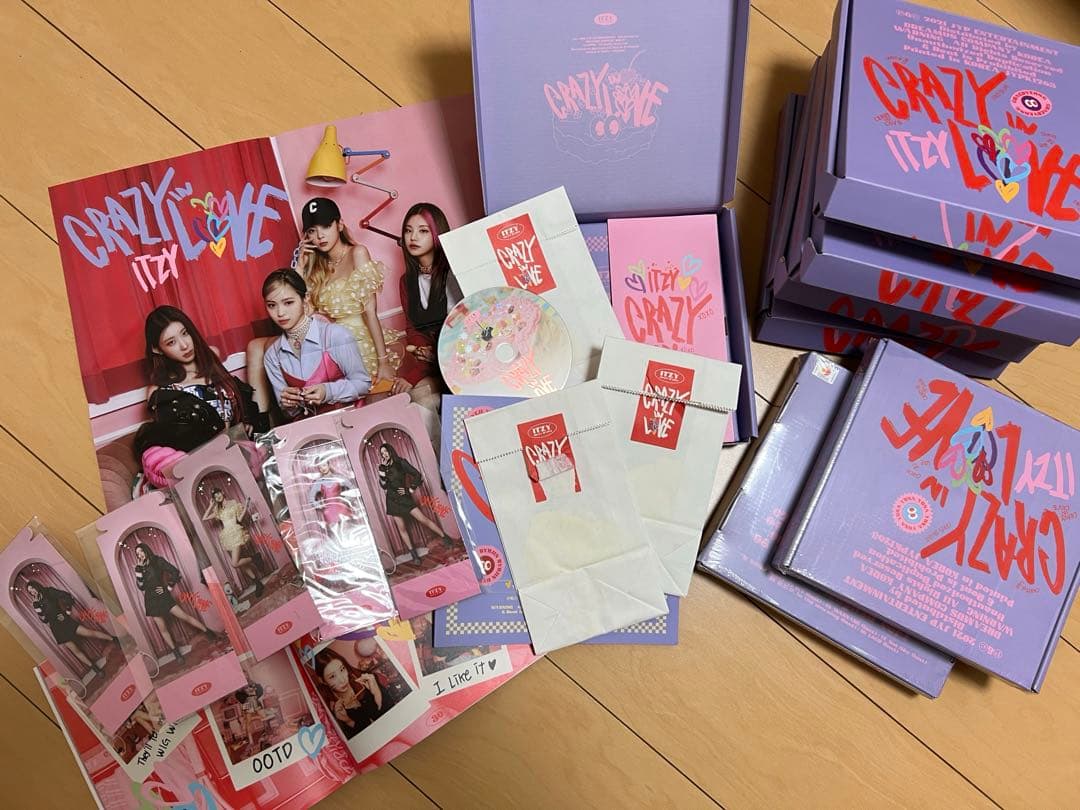 ITZY CDアルバムセット、ポスターセット