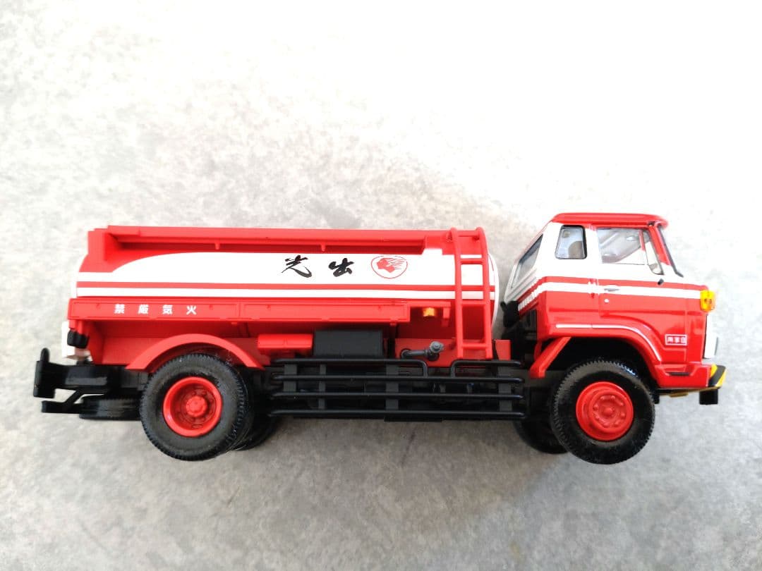 【絶版希少】【新品】TOMICALIMITED VINTAGE日野タンクローリー