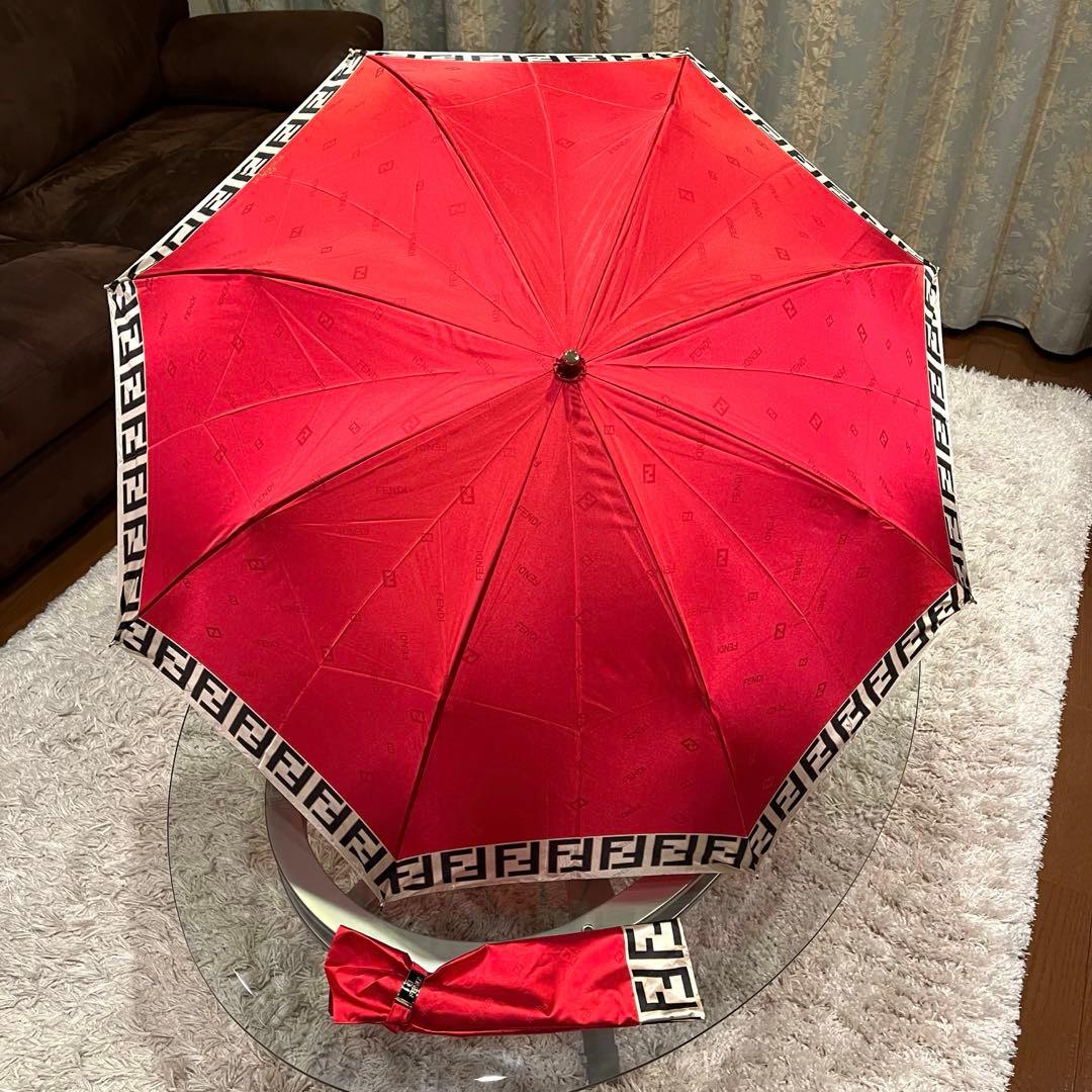 ✨新品未使用品✨FENDI フェンディ 折り畳み傘 雨傘 ズッカ柄 レッド 総柄