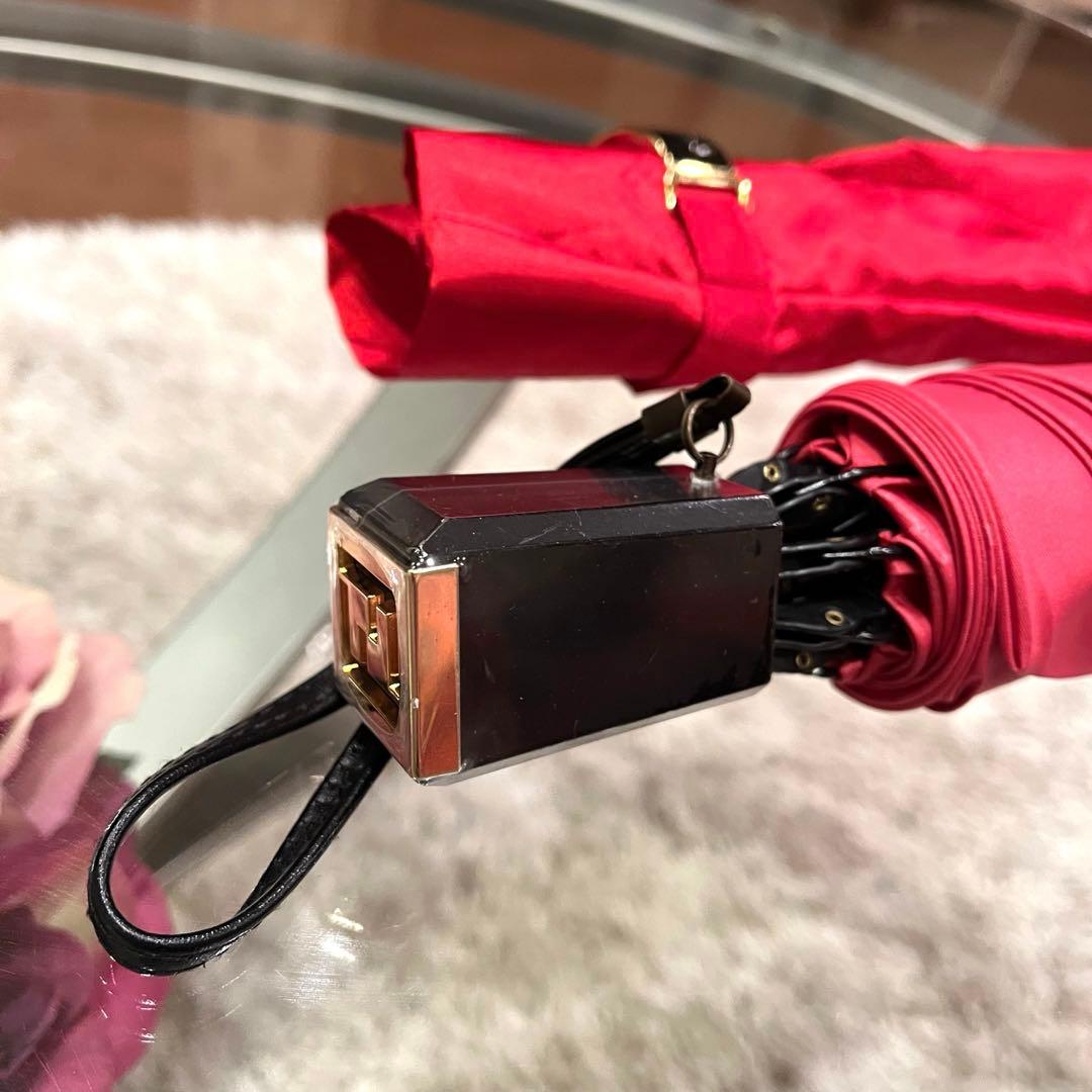 ✨新品未使用品✨FENDI フェンディ 折り畳み傘 雨傘 ズッカ柄 レッド 総柄