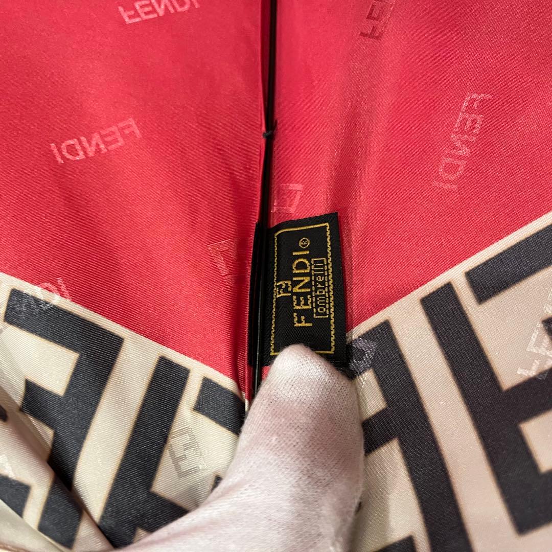✨新品未使用品✨FENDI フェンディ 折り畳み傘 雨傘 ズッカ柄 レッド 総柄
