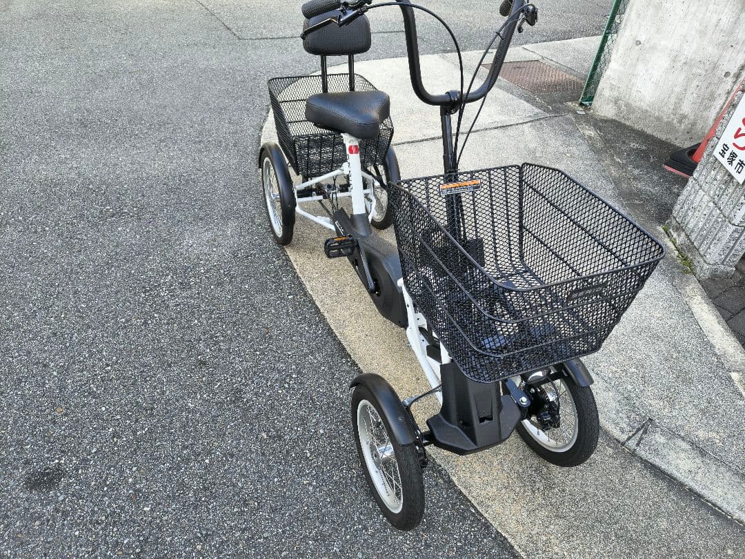 遊歩リベルタSC-01 4輪電動アシスト自転車