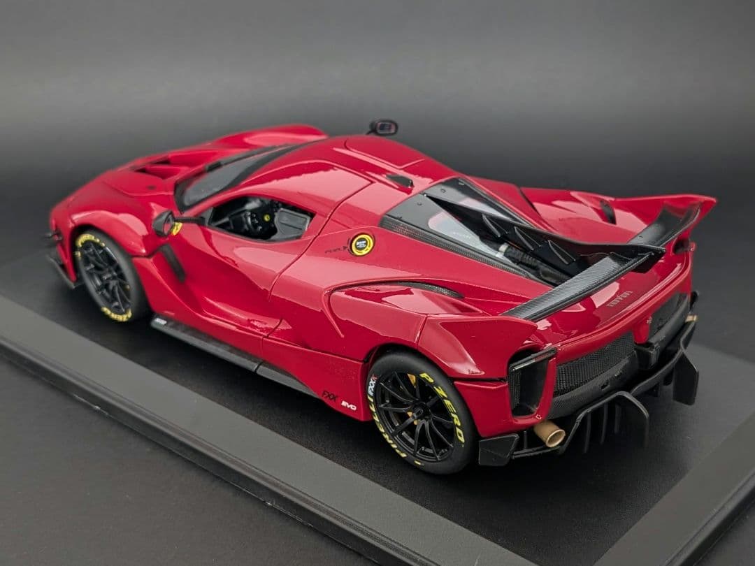 ブラーゴ 1/18 フェラーリ FXX K EVO メタリックレッド