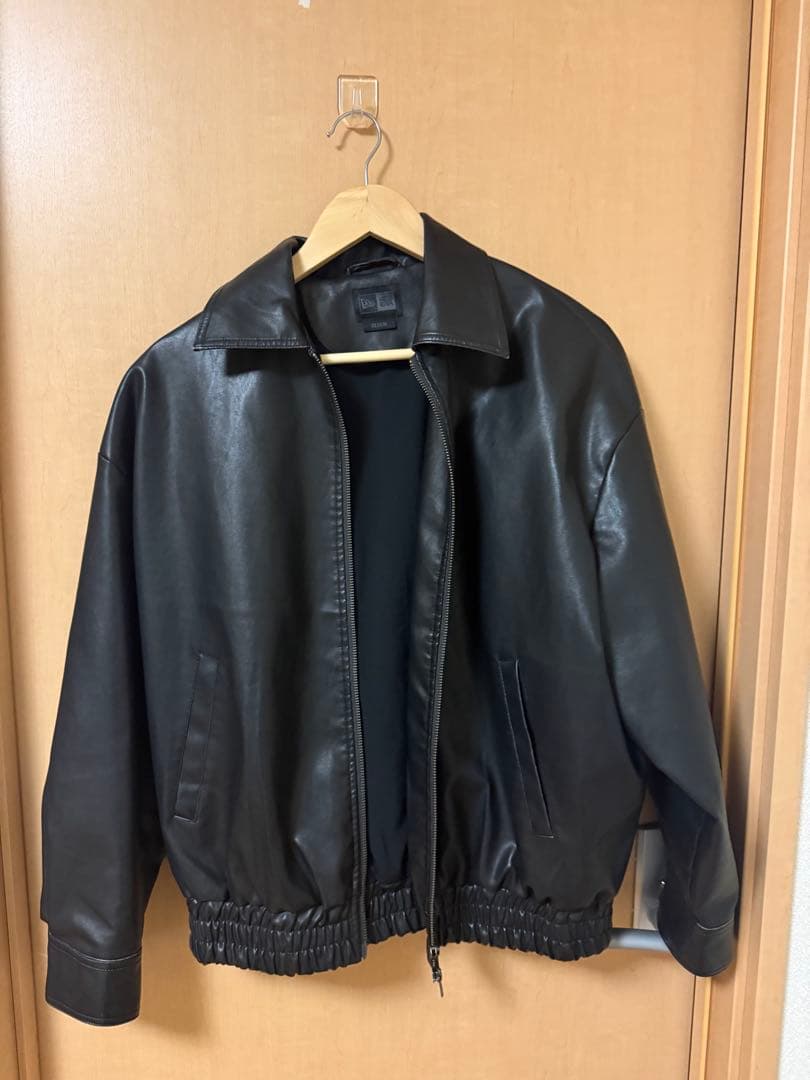 NEWERAシンセティックレザー ジャケット BLACK LABEL FW25