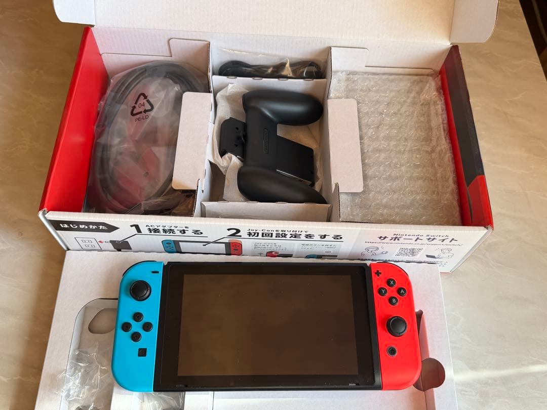 【お買い得】中古Switch本体とアンパンマンなどソフト6本付き