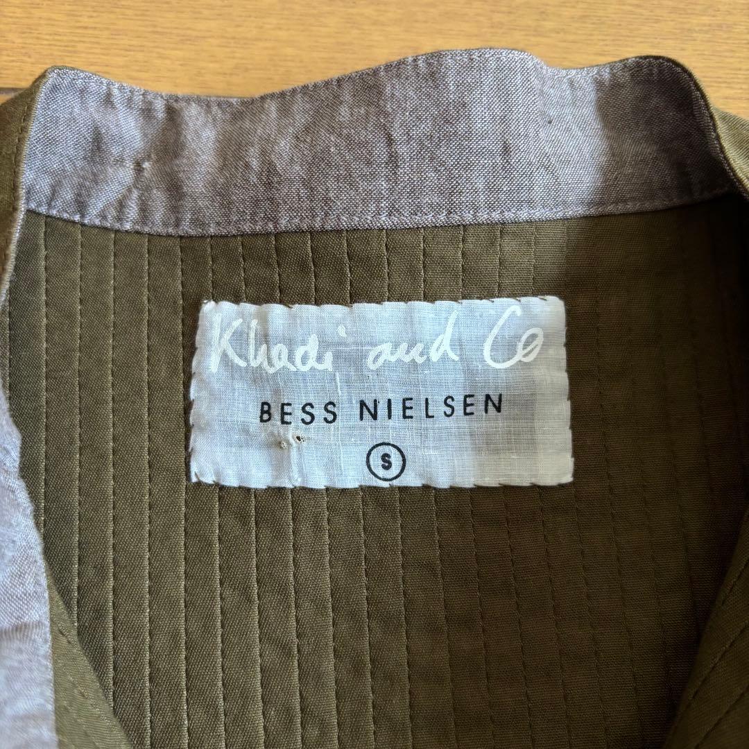 Khadi and Co MARAIS ピンタックロングワンピース バンドカラー