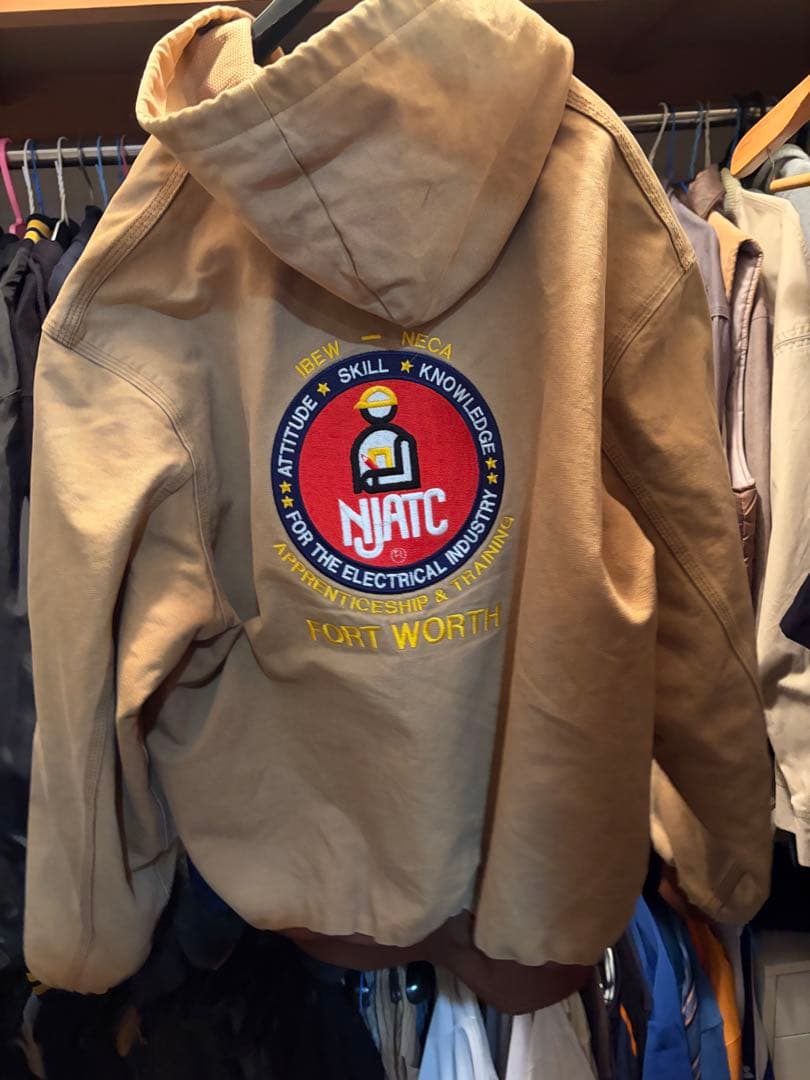 Carhartt フード付きジャケット NJATC刺繍入り