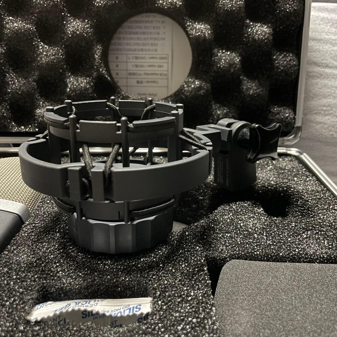 AKG C214 コンデンサーマイク