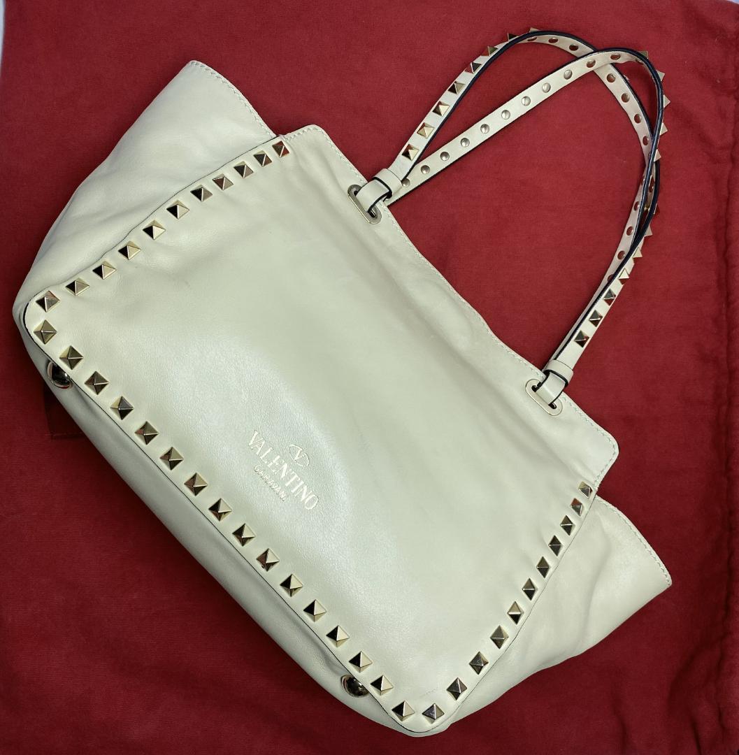 VALENTINO ロックスタッズバッグ