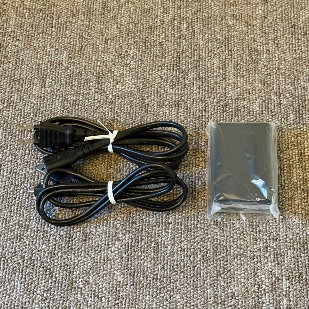 【美品】PSVITA PCH-2000 ゴッドイーター2 フェンリル