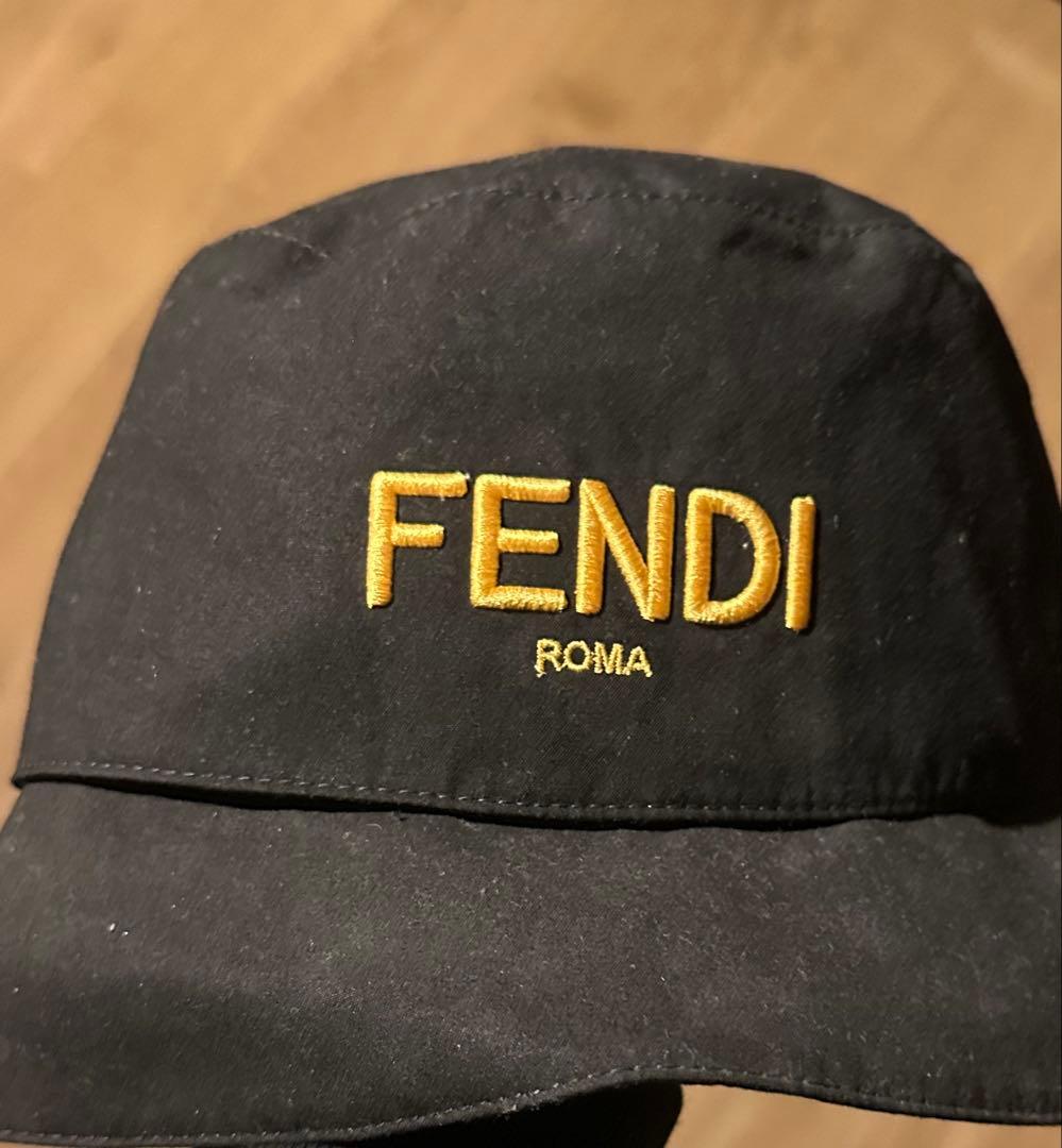 FENDI リバーシブルバケットハット