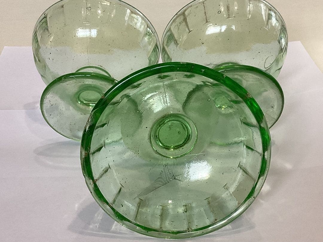 ウランガラス　ヴィンテージ　緑色ガラスデザートカップ 3個セット　アンティーク