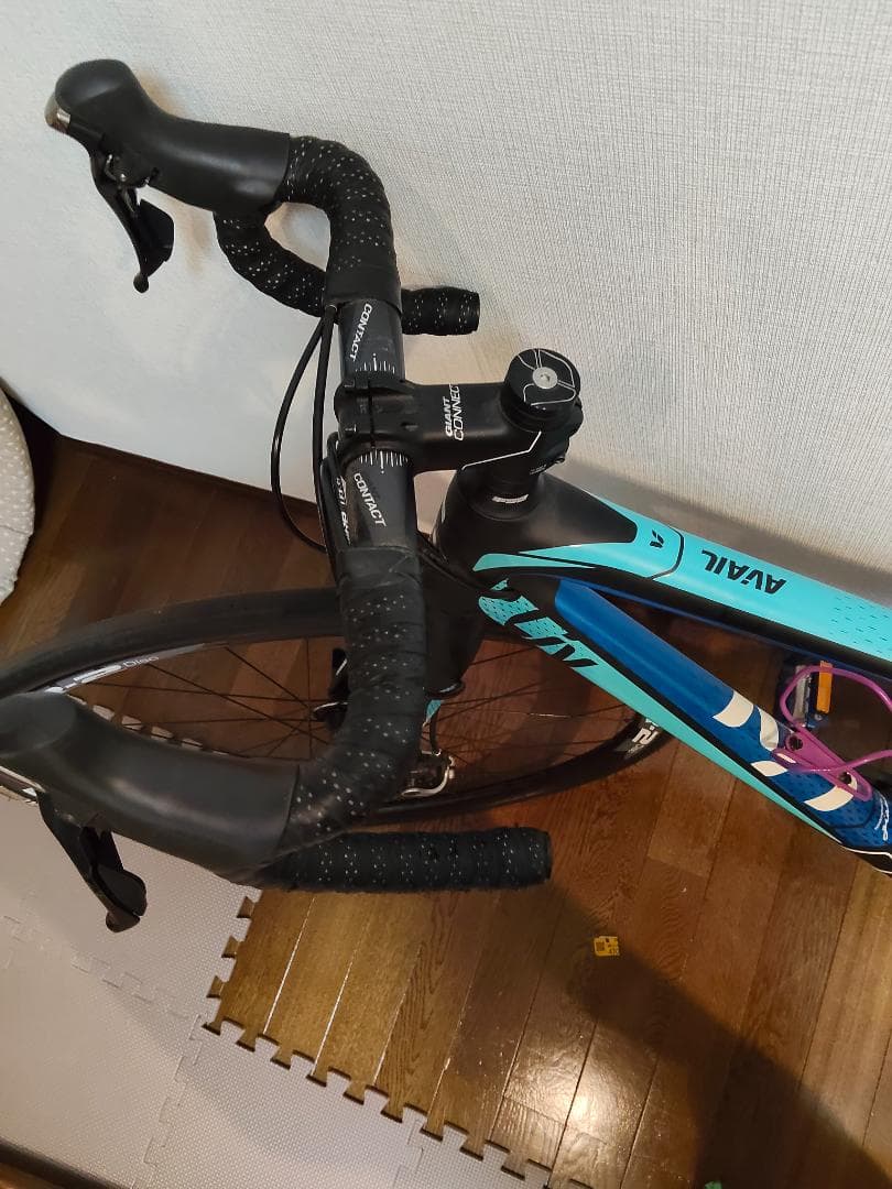 (送料込)AVAIL 女性向けカーボンロードバイク Giant(xxs)