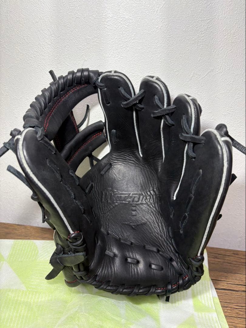 Mizuno 軟式グローブ ブラック/レッド　湯もみ型付け済