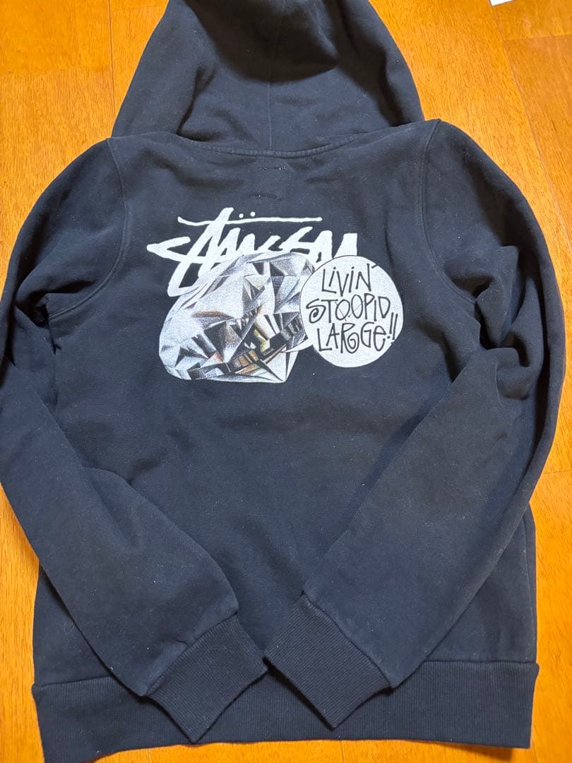 【新品】stussyパーカー
