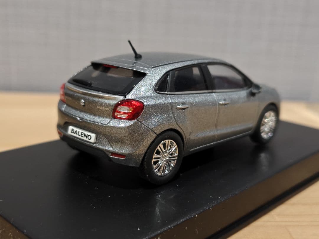 J*君様 希少！ 珍品？ スズキ バレーノ 1/43ミニカー