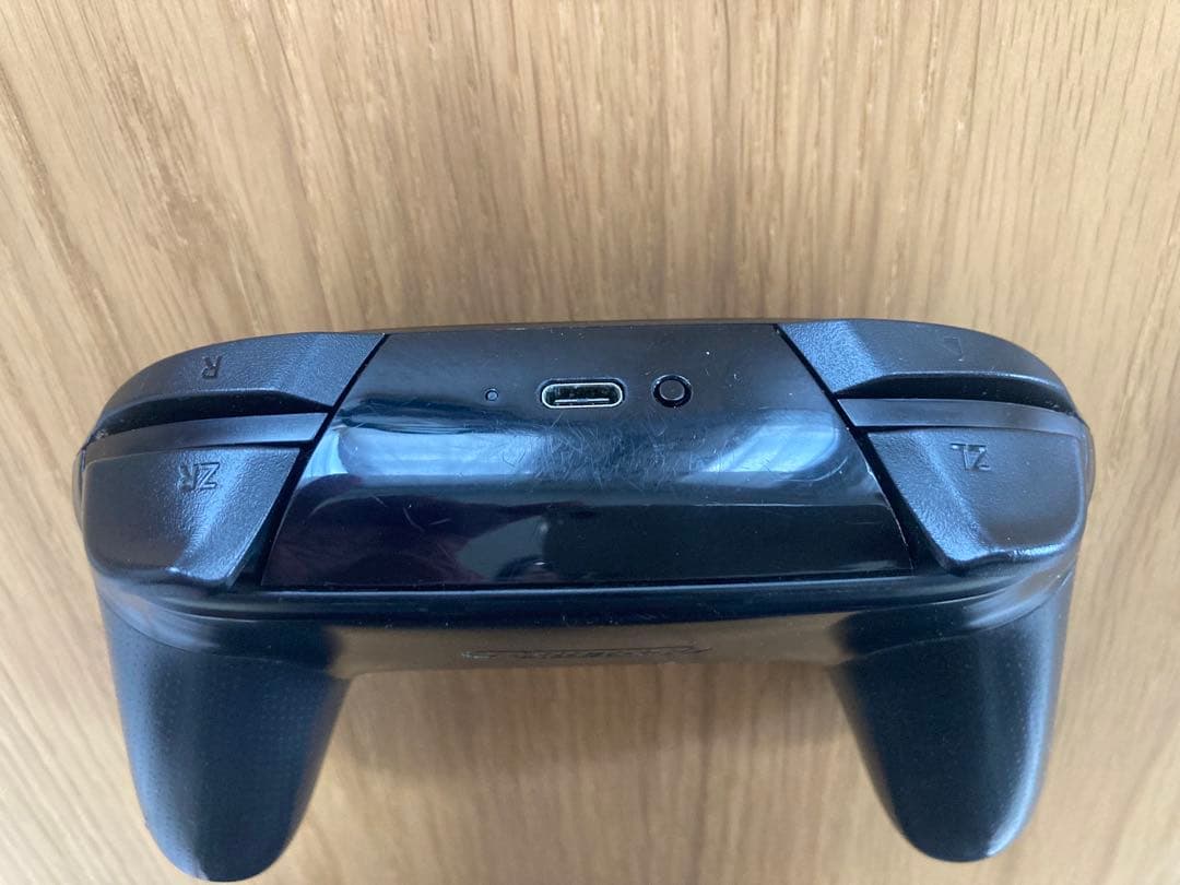 Nintendo Switch 本体 と プロコントローラー