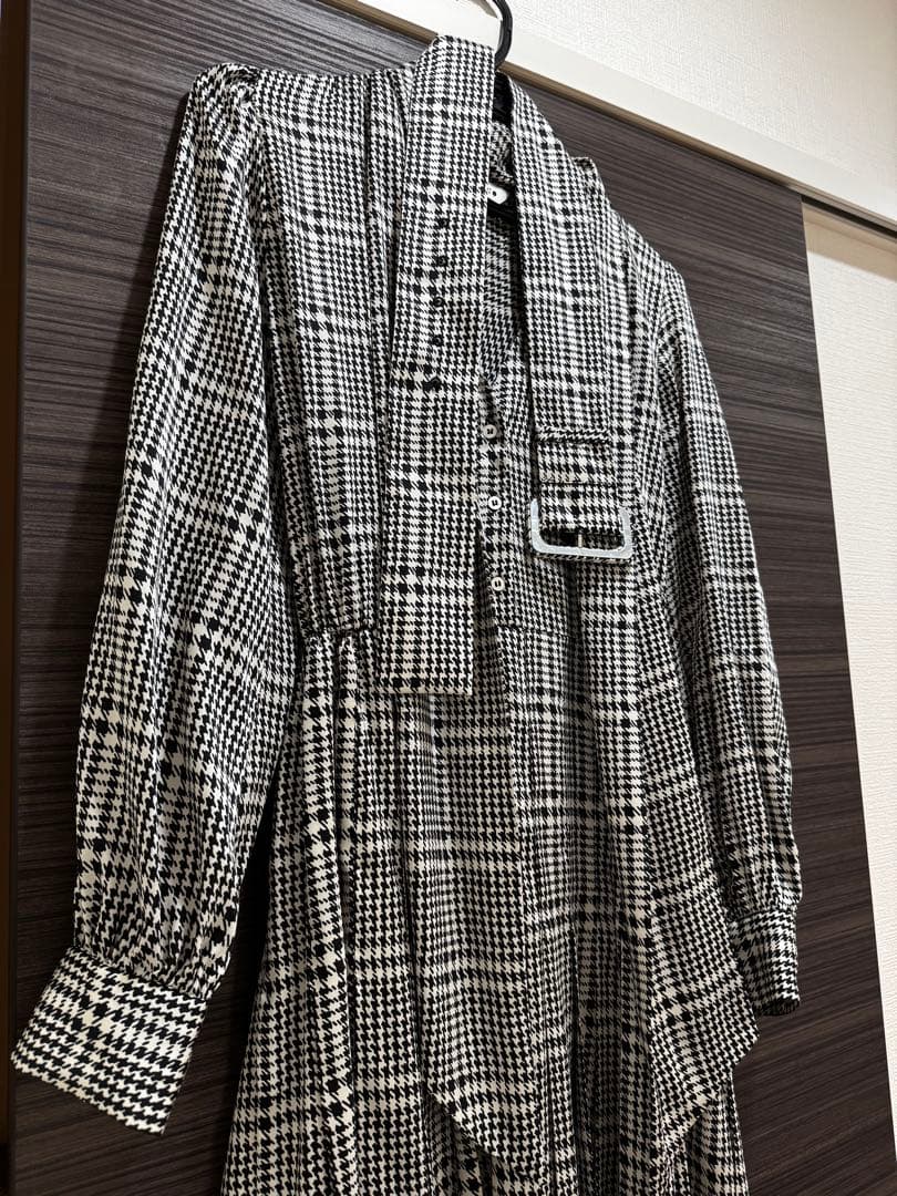 【極美品／希少】キャサリン妃着用★ZARA 千鳥 ボウタイプリーツ長袖ワンピース