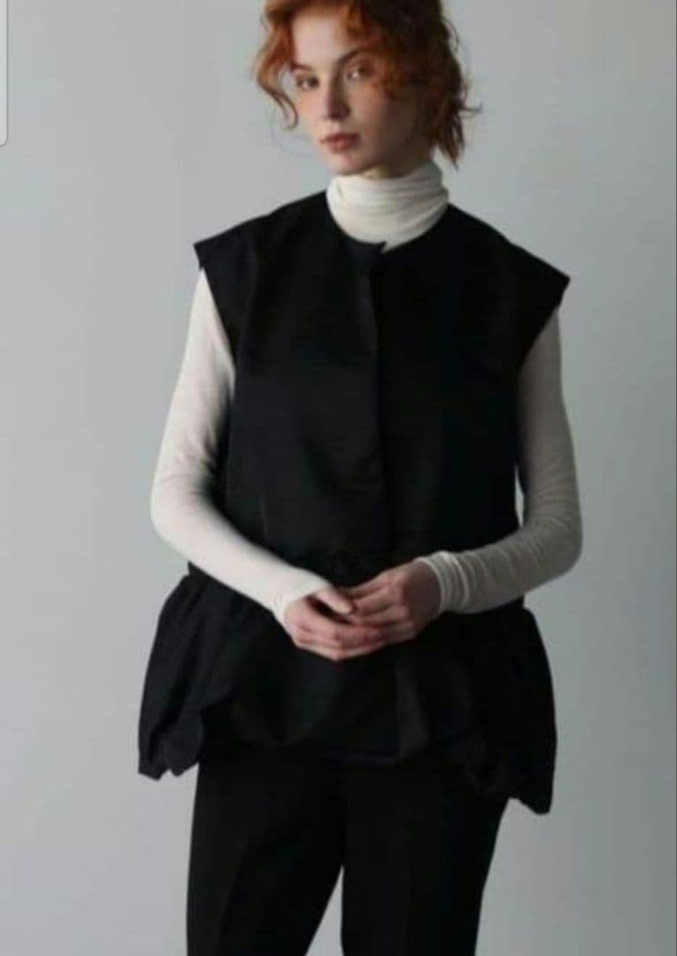 eLLa 　ペプラム　ジレ　白　春ベスト　マチャット　yori スタニングルアー