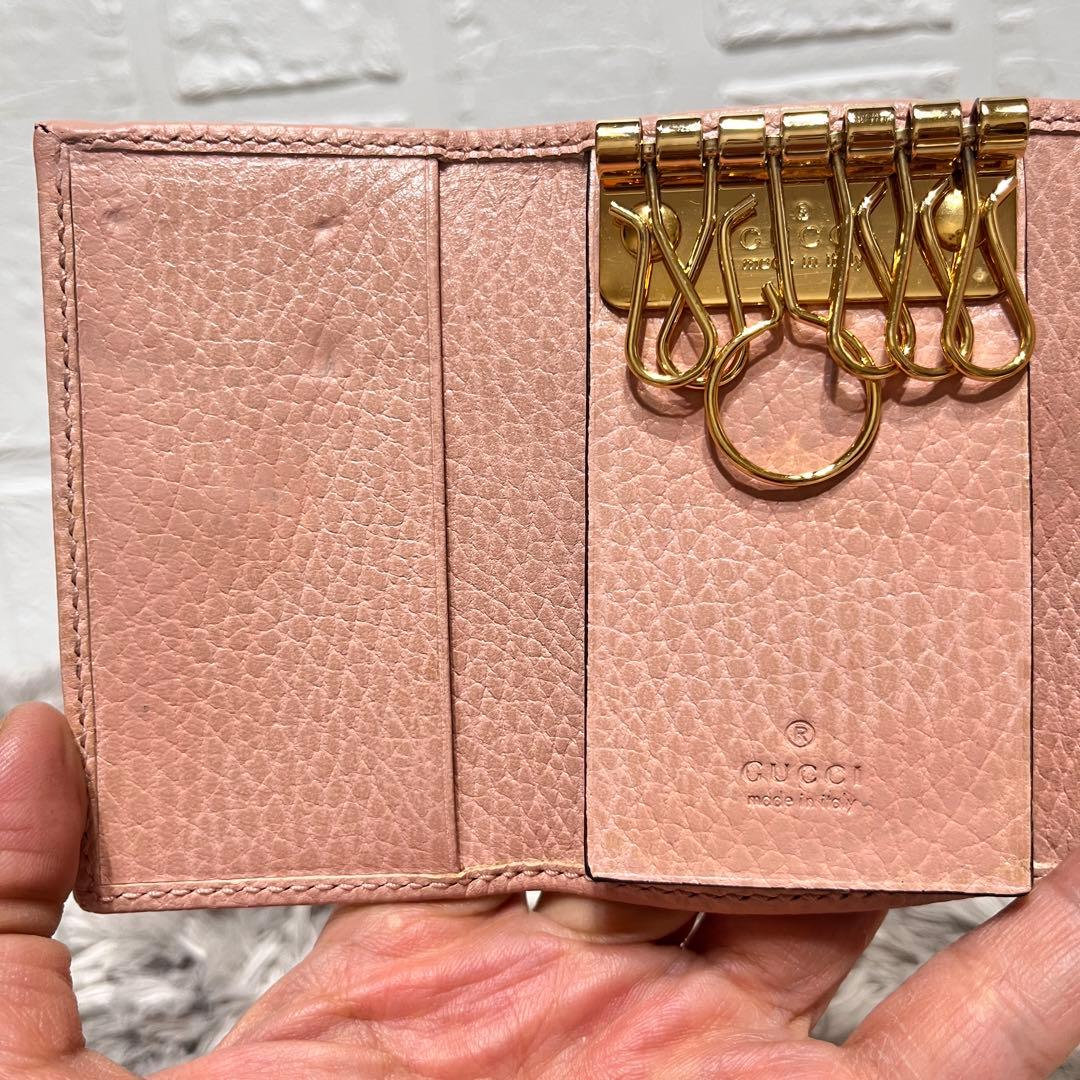 美品✨GUCCI マーモント　キーケース　ピンクベージュ　ゴールドロゴ