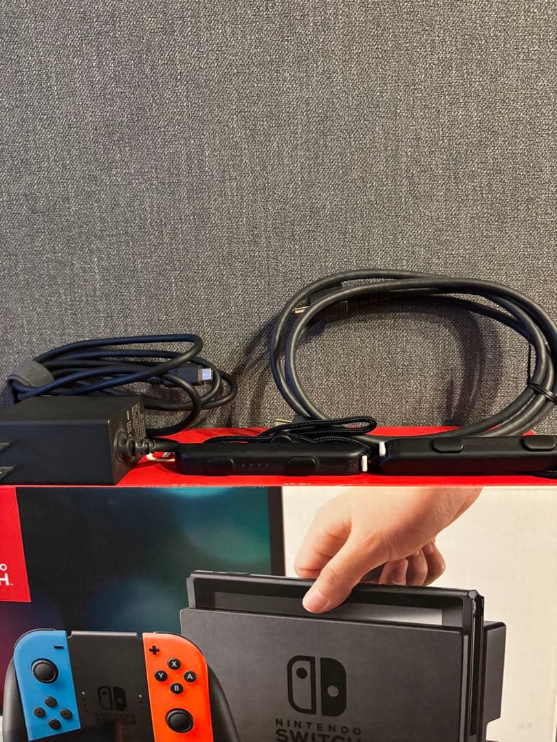 美品　Nintendo Switch Joy-Con ネオンブルー/レッド