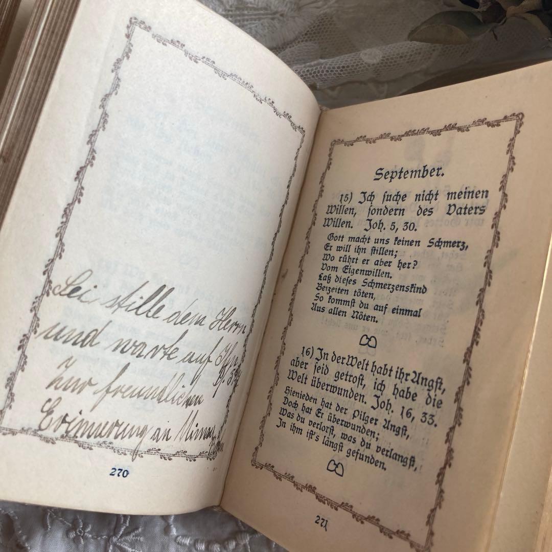L949洋書古書　ドイツアンティーク　ふっくら装丁の小さなメモリアルブック