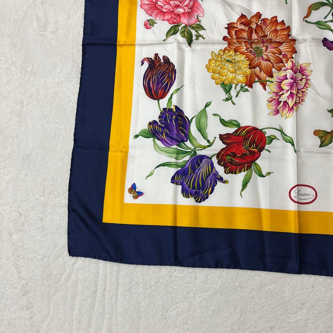 美品　フローラ　スカーフ　シルク　花柄　総柄　ヴィンテージ　オールドグッチ