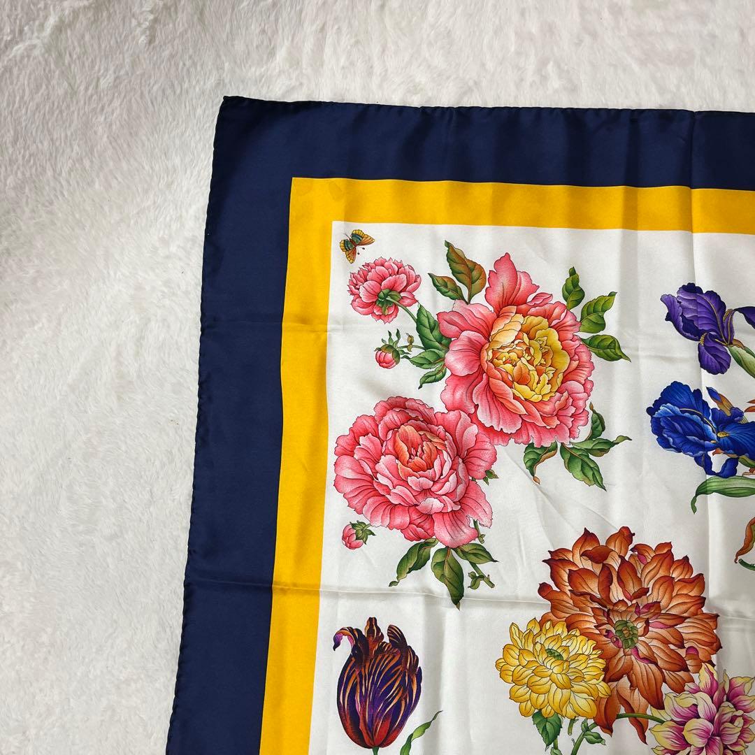 美品　フローラ　スカーフ　シルク　花柄　総柄　ヴィンテージ　オールドグッチ