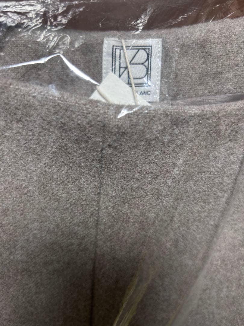 タグ付き laubeblanc Narrow line Cape Dress