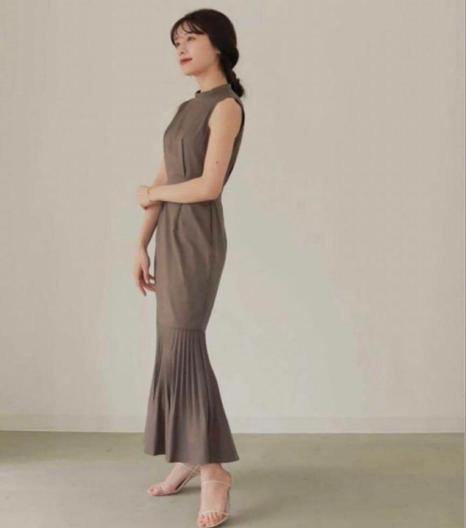 L'Or Mermaid Pleats Dress （カーキブラウン）