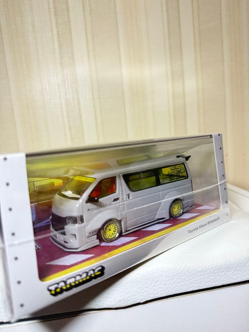 ミニカー Toyota Hiace Widebody Tarmac