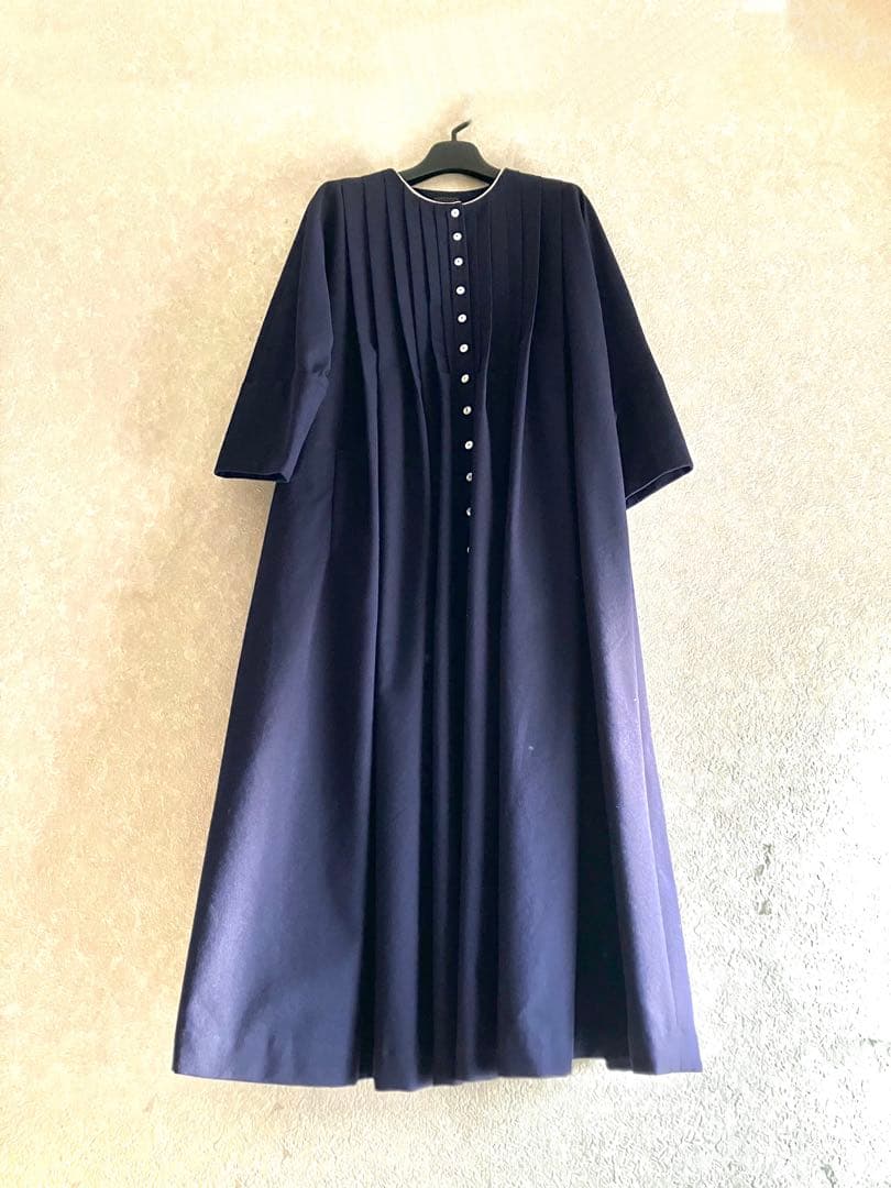 【ミナペルホネン】コットンウールノーカラータック入りワンピースコート　ドルマン袖