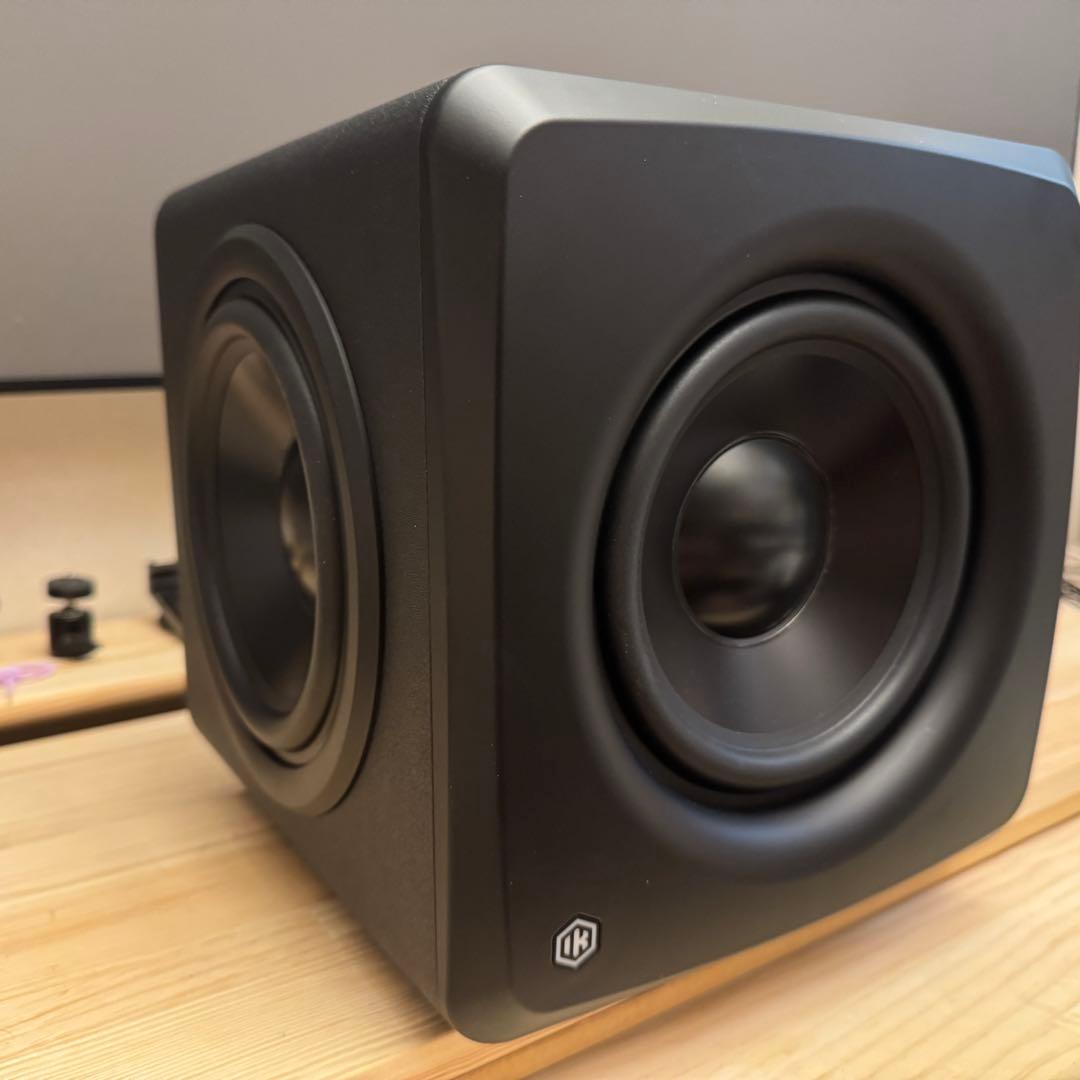 iK multimedia iLoud Sub 年度末特価！