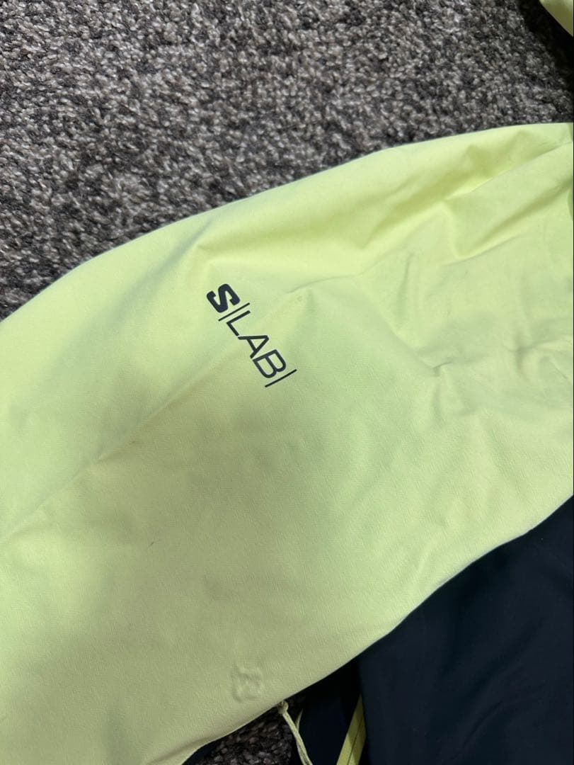 値下げしました最高機種　SALOMON スキーウェアセット イエロー/ブラック