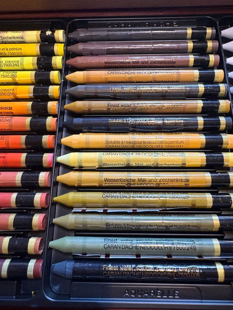 CARAN d'ACHE NEOCOLOR II 84色セット木箱　カンダッシュ