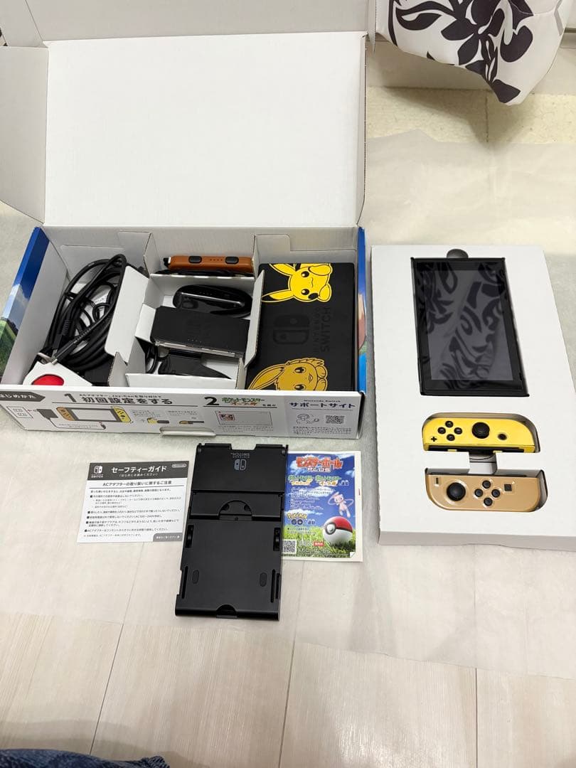 Nintendo Switch 本体 イーブイ ピカチュウデザイン