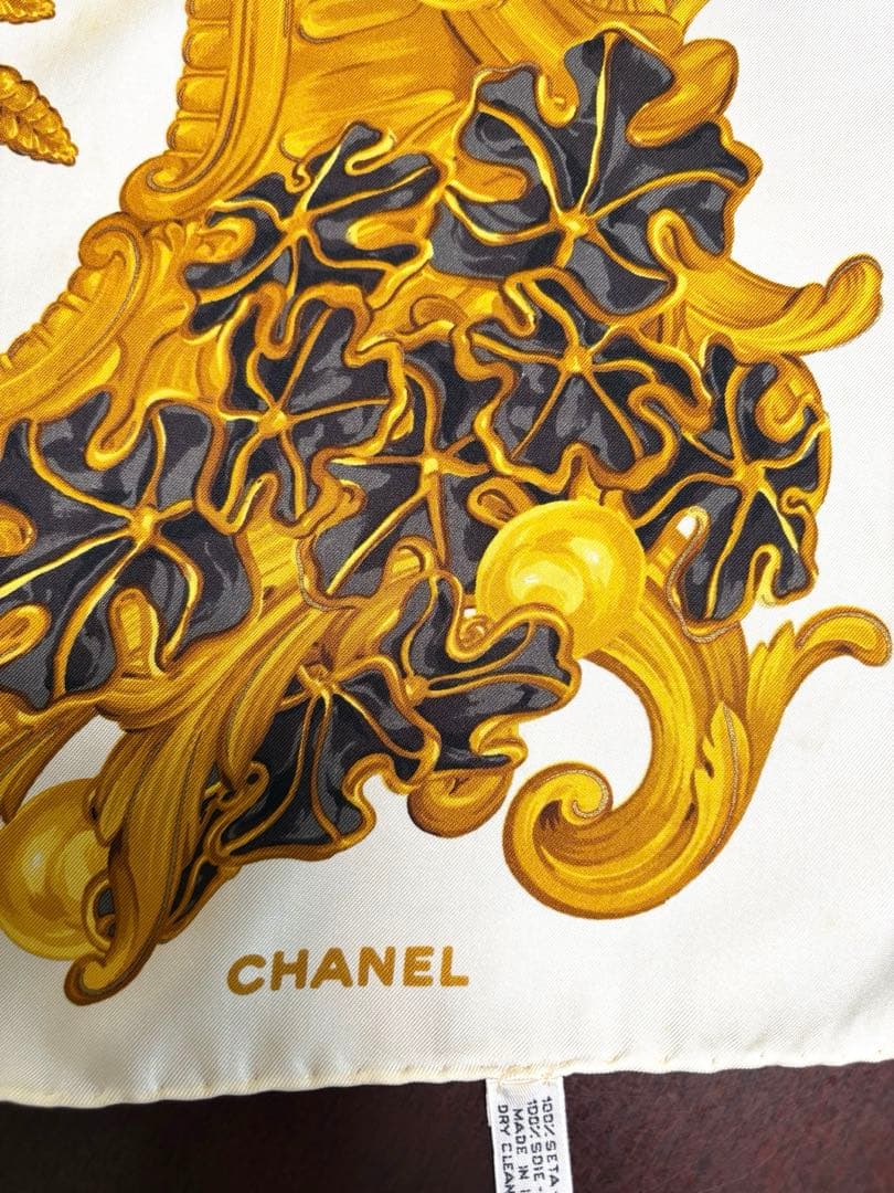 CHANEL シルクスカーフ ゴールド 大判スカーフ　シャネル