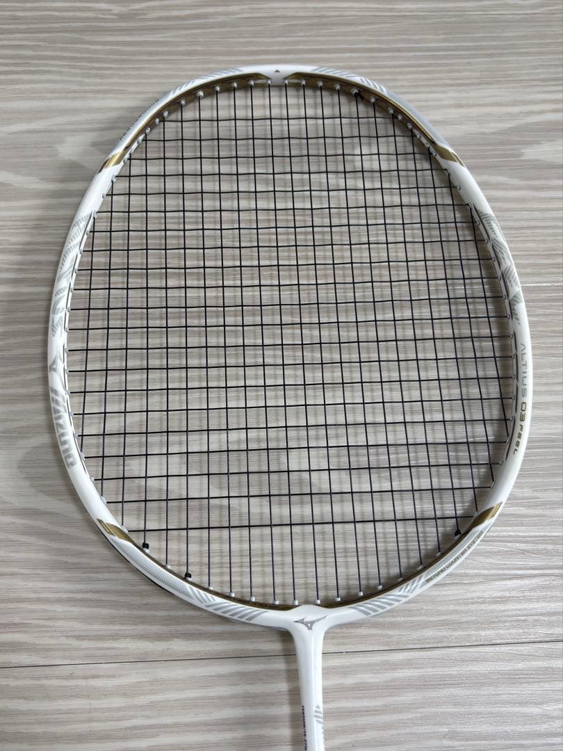 Mizuno バドミントンラケット カーボン製 ALTIUS 03 FEEL