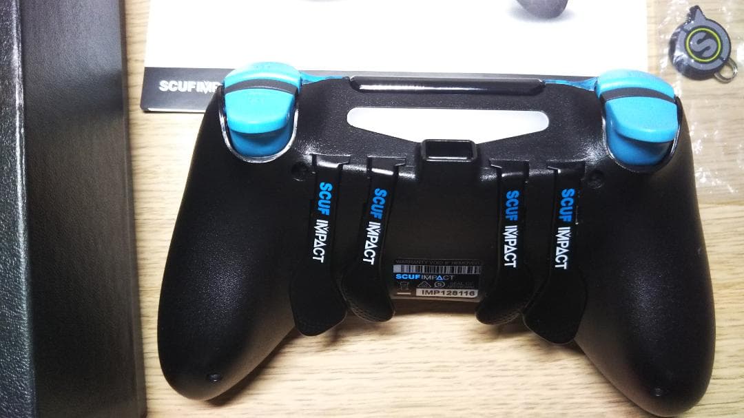 使用少 SCUF IMPACT  コントローラー PS4