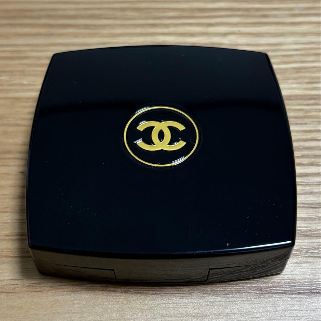 CHANEL アイシャドウ レキャトルオンブル397ニュイアストラル