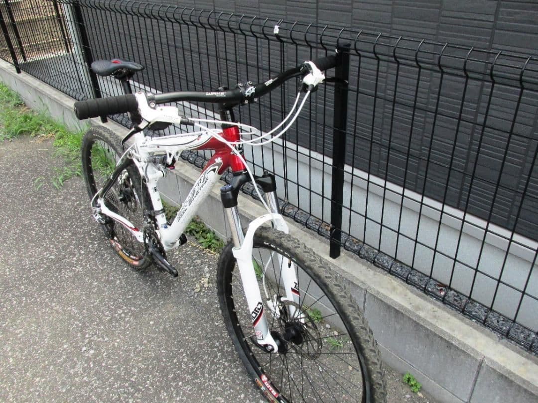 【軽量】 ロッキーマウンテンエレメント 30フルサスMTB