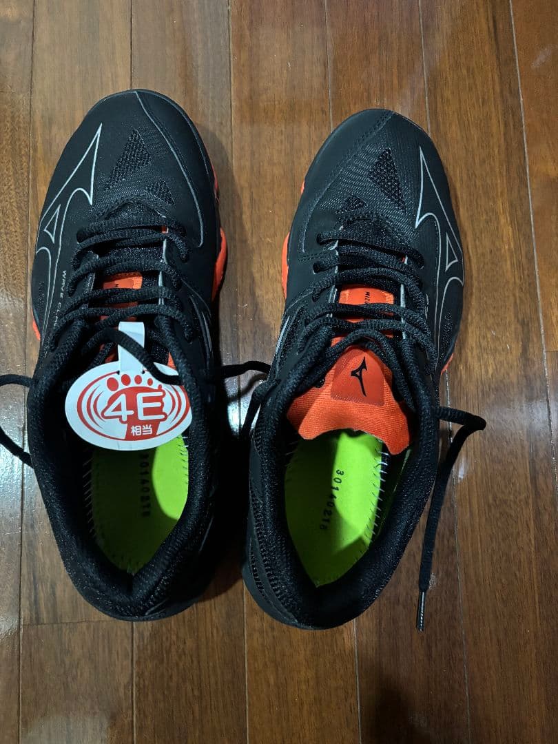 Mizuno バドミントンシューズ 4E ブラック/オレンジ