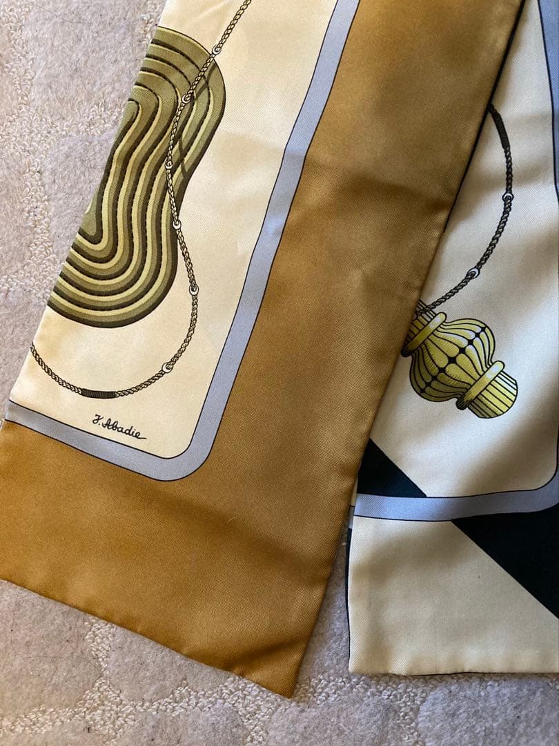 HERMESエルメス シルクスカーフ　Julia Abadie ヴィンテージ