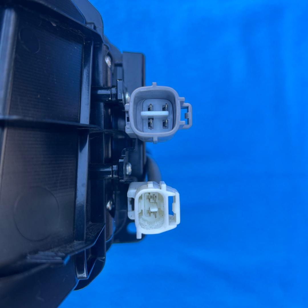 ② 小糸LEDテールランプ 左右セット　新車外し 25W ノーマルターン