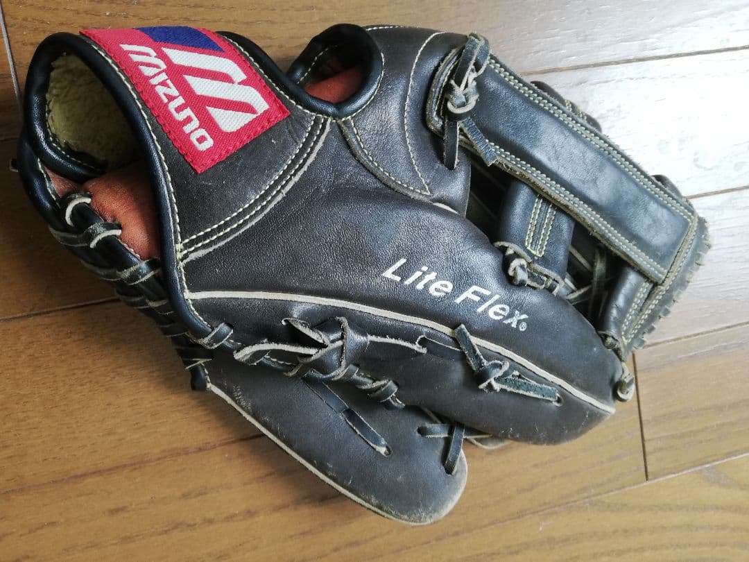 値下げMizuno Lite Flex 硬式グローブ2個セット ボール5個付き